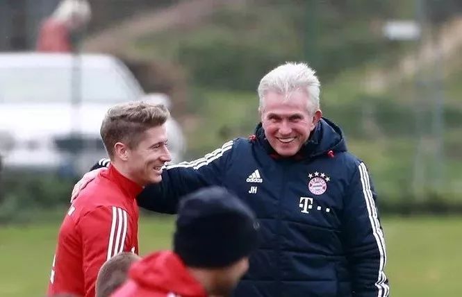 官方：巴萨外租小将福特的一条龙破门当选西甲12月最佳进球